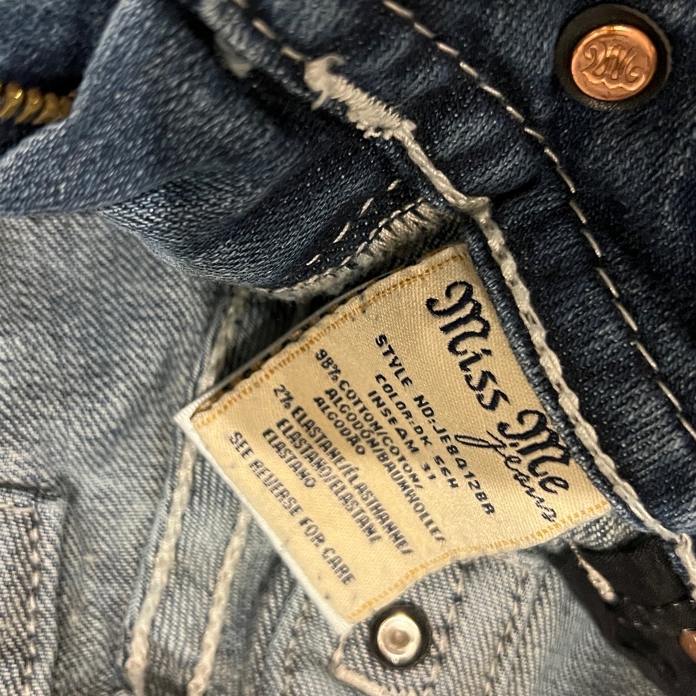 Miss Me Signature Boot Jean - Picture 3 of 5